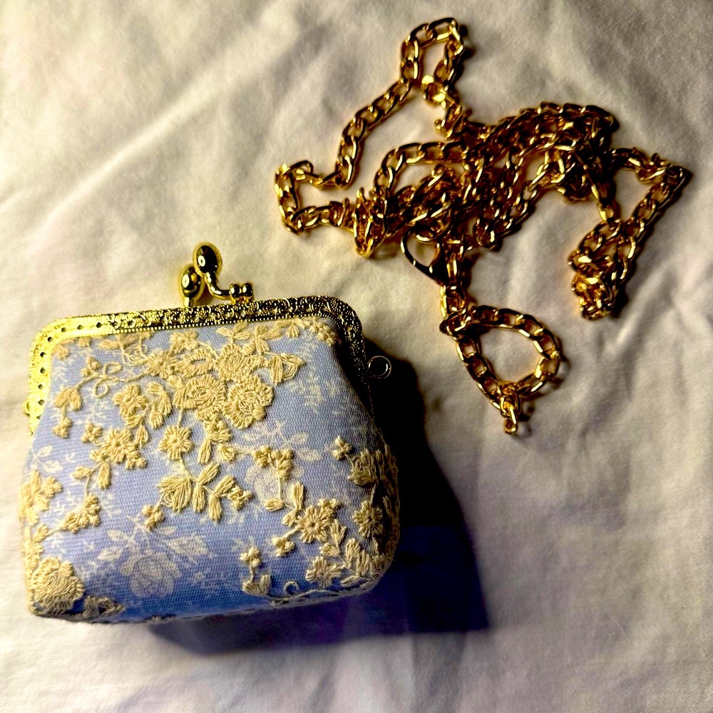 New Elegant Lace Embroidered Clutch with Gold Chain